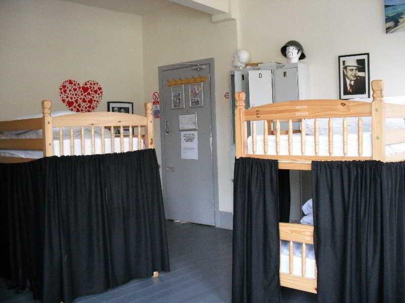 Art Roch Hostel Εδιμβούργο Εξωτερικό φωτογραφία